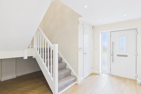 4 bedroom detached house to rent, Martcombe Road, Bristol BS20