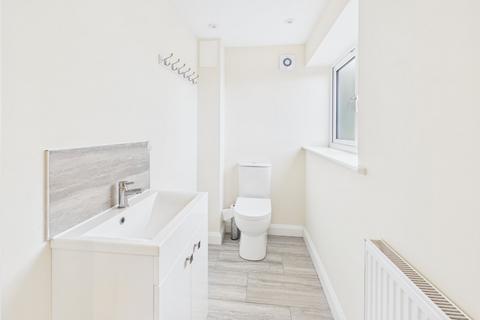 4 bedroom detached house to rent, Martcombe Road, Bristol BS20