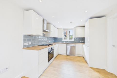 4 bedroom detached house to rent, Martcombe Road, Bristol BS20