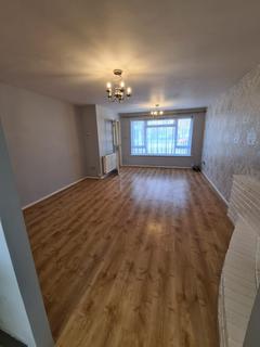 3 bedroom terraced house to rent, Cranford Drive, Hayes