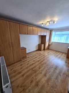 3 bedroom terraced house to rent, Cranford Drive, Hayes