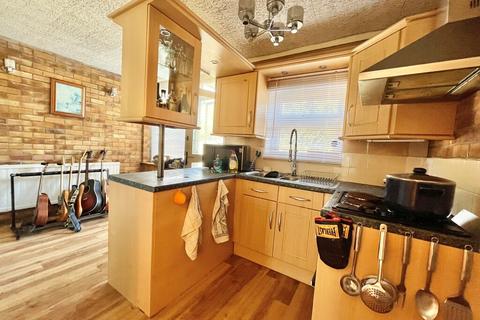 4 bedroom end of terrace house for sale, Eastbrook Drive, Romford