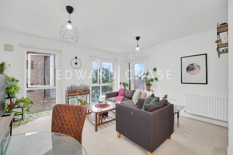 1 bedroom apartment to rent, Clarence Avenue, Gants Hill, IG2