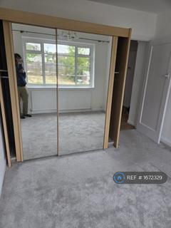 3 bedroom bungalow to rent, Woodford Crescent, Pinner, HA5