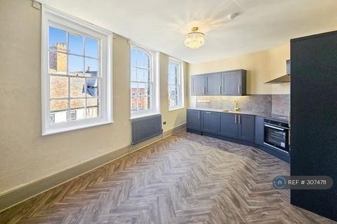 3 bedroom flat to rent, High Street, Tewkesbury, GL20