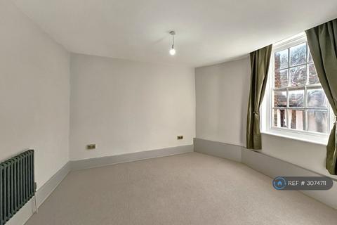 3 bedroom flat to rent, High Street, Tewkesbury, GL20