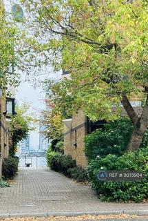 3 bedroom terraced house to rent, Taeping St, London, E14