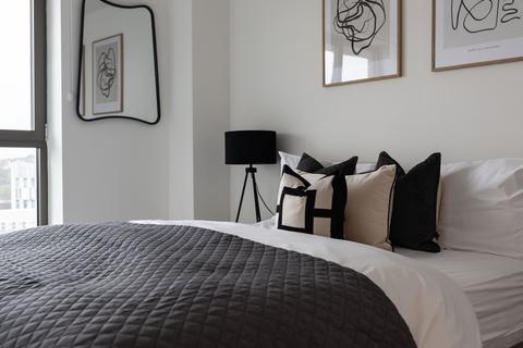 1 bedroom flat to rent, at Property Sense, Apartment 7009, New Baillie Street OL16
