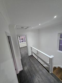 3 bedroom detached house to rent, 3 Sandhurst Drive, Seven Kings, Ilford, London, IG3 9DB