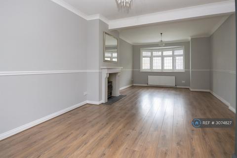 3 bedroom semi-detached house to rent, Tees Close, Upminster, RM14