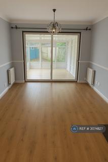 3 bedroom semi-detached house to rent, Tees Close, Upminster, RM14