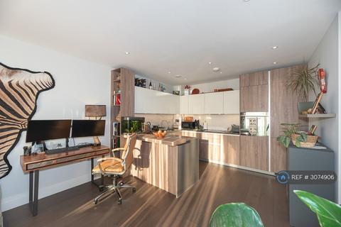 2 bedroom flat to rent, Hamond Court, Kingston Upon Thames, KT2
