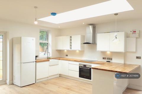 1 bedroom flat to rent, Grafton Road, New Malden, KT3
