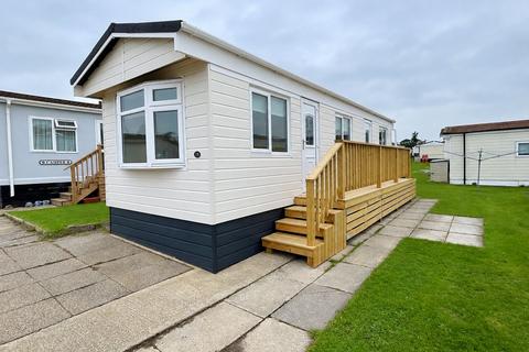 1 bed detached house for rent in Fifth Avenue Shaws Trailer Park, Knaresborough Road, Harrogate, North Yorkshire, HG2