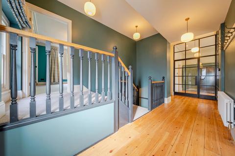 3 bedroom apartment for sale, St. Johns Park, London
