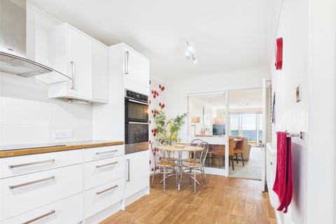 2 bedroom apartment for sale, Wharncliffe Road, Highcliffe, Christchurch, Dorset, BH23
