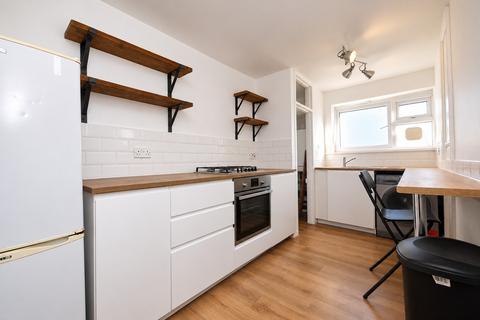 1 bedroom apartment for sale, Janson Close, London, E15