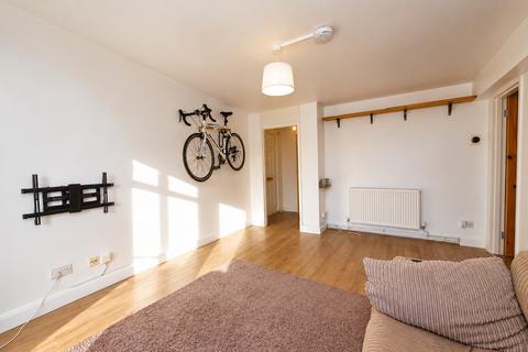 1 bedroom apartment for sale, Janson Close, London, E15