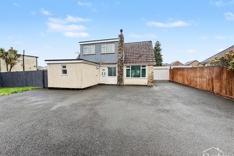 4 bedroom chalet for sale
