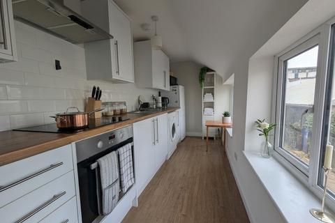 1 bedroom apartment to rent, Trinity Lane, Cheltenham, Gloucestershire, GL52 2NT