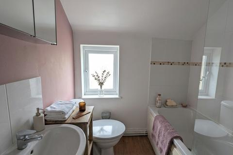 1 bedroom apartment to rent, Trinity Lane, Cheltenham, Gloucestershire, GL52 2NT