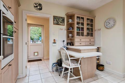 4 bedroom detached house for sale, Curlew Crescent, Royston