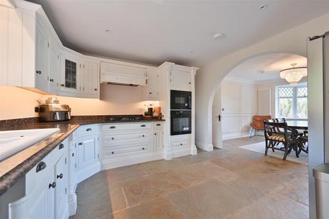 4 bedroom detached bungalow for sale, Mancroft Road, Aley Green, Luton