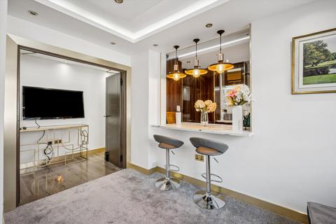 2 bedroom flat to rent, Clifton Place, London, W2.