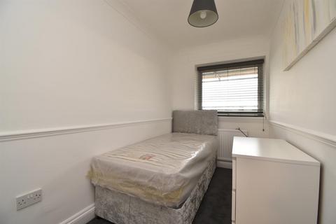 1 bed room for rent in Victoria Close, Stevenage