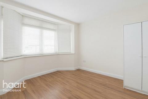 4 bedroom end of terrace house for sale, Western Avenue, Dagenham