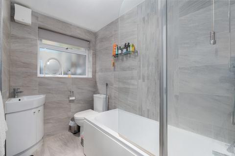2 bedroom flat for sale, Eltham Green, London, SE9