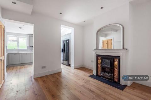 4 bedroom terraced house to rent, St Johns Road, Bath, BA1