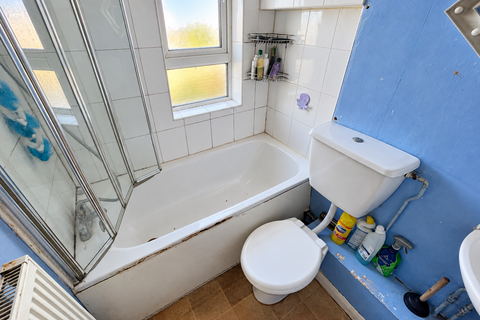 4 bedroom terraced house for sale, Hampton Crescent, Gravesend DA12