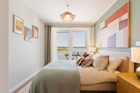 3 bedroom apartment to rent, The Waterfront, Twin Sails Bridge Approach BH15
