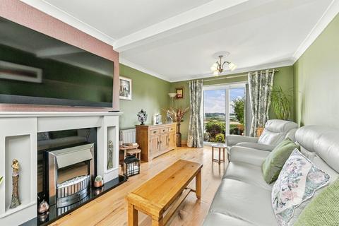3 bedroom end of terrace house for sale, Smithy Parade, DEWSBURY
