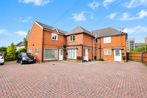 1 bed flat/apartment for rent in Greenacres, Old Bracknell Lane West, Bracknell, Berkshire, RG12