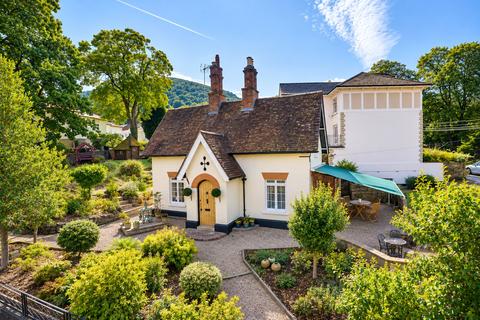 3 bedroom detached house for sale, Graham Road, Worcestershire WR14