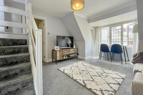 1 bedroom flat to rent, 17 Alumdale Road, Bournemouth, Dorset, BH4