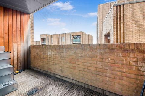 2 bedroom flat to rent, Bromley Road, London SE6