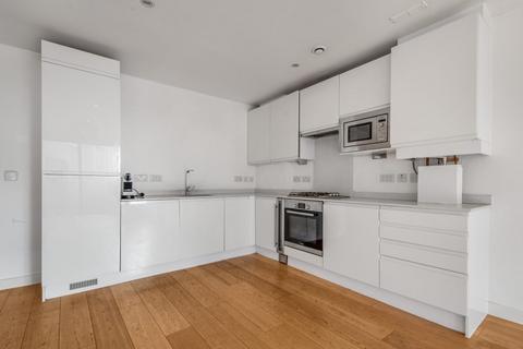 2 bedroom flat to rent, Bromley Road, London SE6