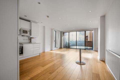 2 bedroom flat to rent, Bromley Road, London SE6