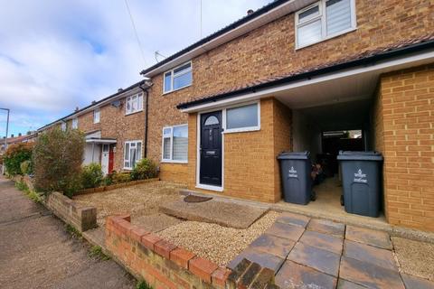 3 bed property for rent in Briardale, STEVENAGE, SG1