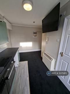 Studio to rent, Hatherley Grove, London, W2