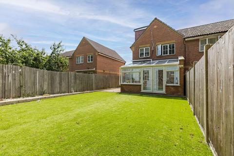 4 bedroom terraced house for sale, Vulcan close, Beckton, London, E6