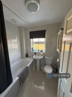 1 bedroom in a house share to rent, Owl Close, Aylesbury, HP19