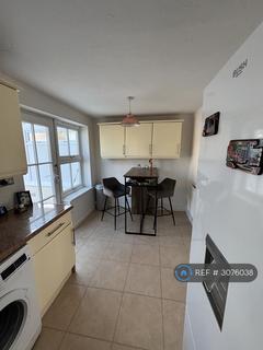1 bedroom in a house share to rent, Owl Close, Aylesbury, HP19