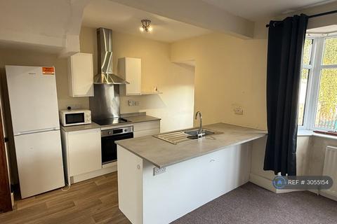 3 bedroom semi-detached house to rent, Roseway, Telford, TF1