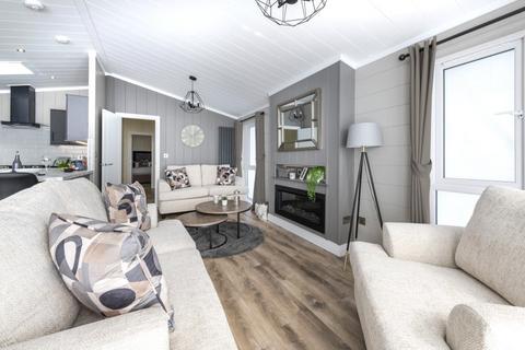 2 bedroom bungalow for sale, Dodnor Lane, Newport, Isle of Wight, PO30