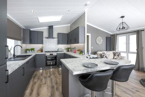 2 bedroom bungalow for sale, Dodnor Lane, Newport, Isle of Wight, PO30