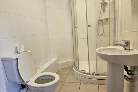Studio to rent, New Quay Road, Poole